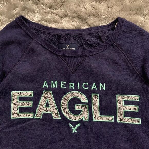 🏷️ 5 for $25 - AMERICAN Eagle Crew Neck Logo Sweater - Picture 3 of 5